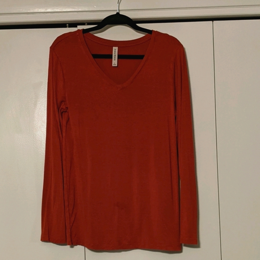 Long sleeved V-Neck